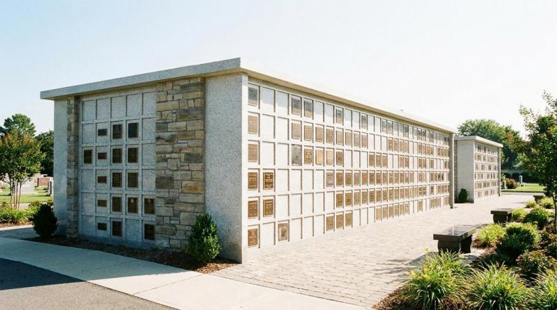 Le columbarium &agrave; Ornans, solution moderne de recueillement