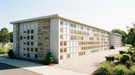 Le columbarium &agrave; Ornans, solution moderne de recueillement